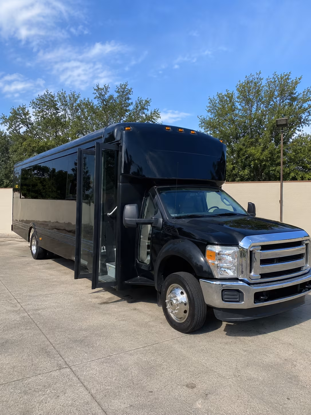 coon rapids 20 passenger party bus